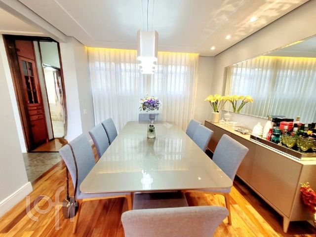 Apartamento com 155m², 3 dormitórios, 1 suíte, 2 vagas, Farroupilha em Porto Alegre