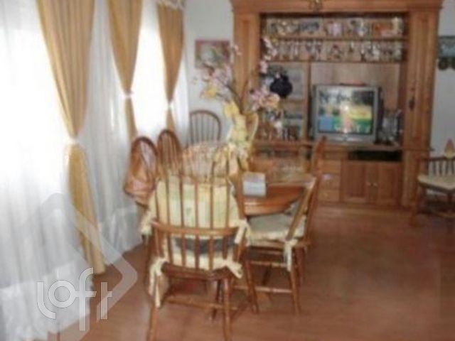 Casa com 160m², 3 dormitórios, 1 suíte, 4 vagas, Cristo Redentor em Porto Alegre