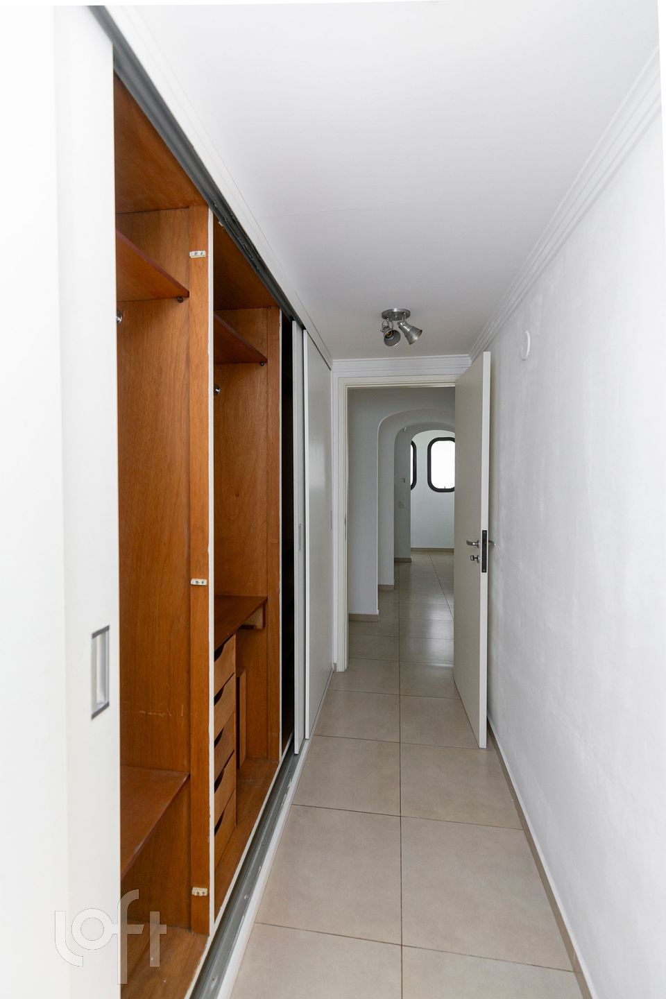 Apartamento à venda com 2 quartos, 85m² - Foto 2