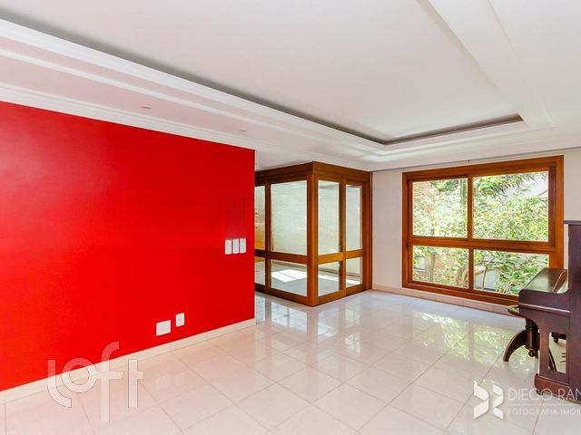 Apartamento com 120m², 4 dormitórios, 1 suíte, 2 vagas, Higienópolis em Porto Alegre