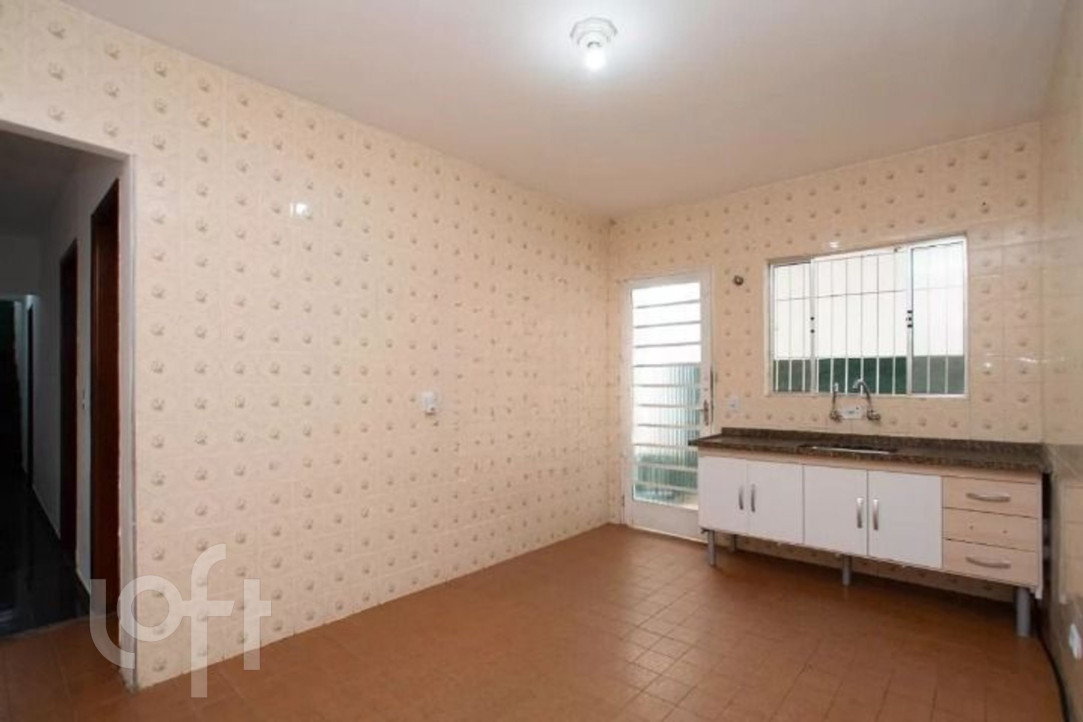 Casa à venda com 3 quartos, 100m² - Foto 4