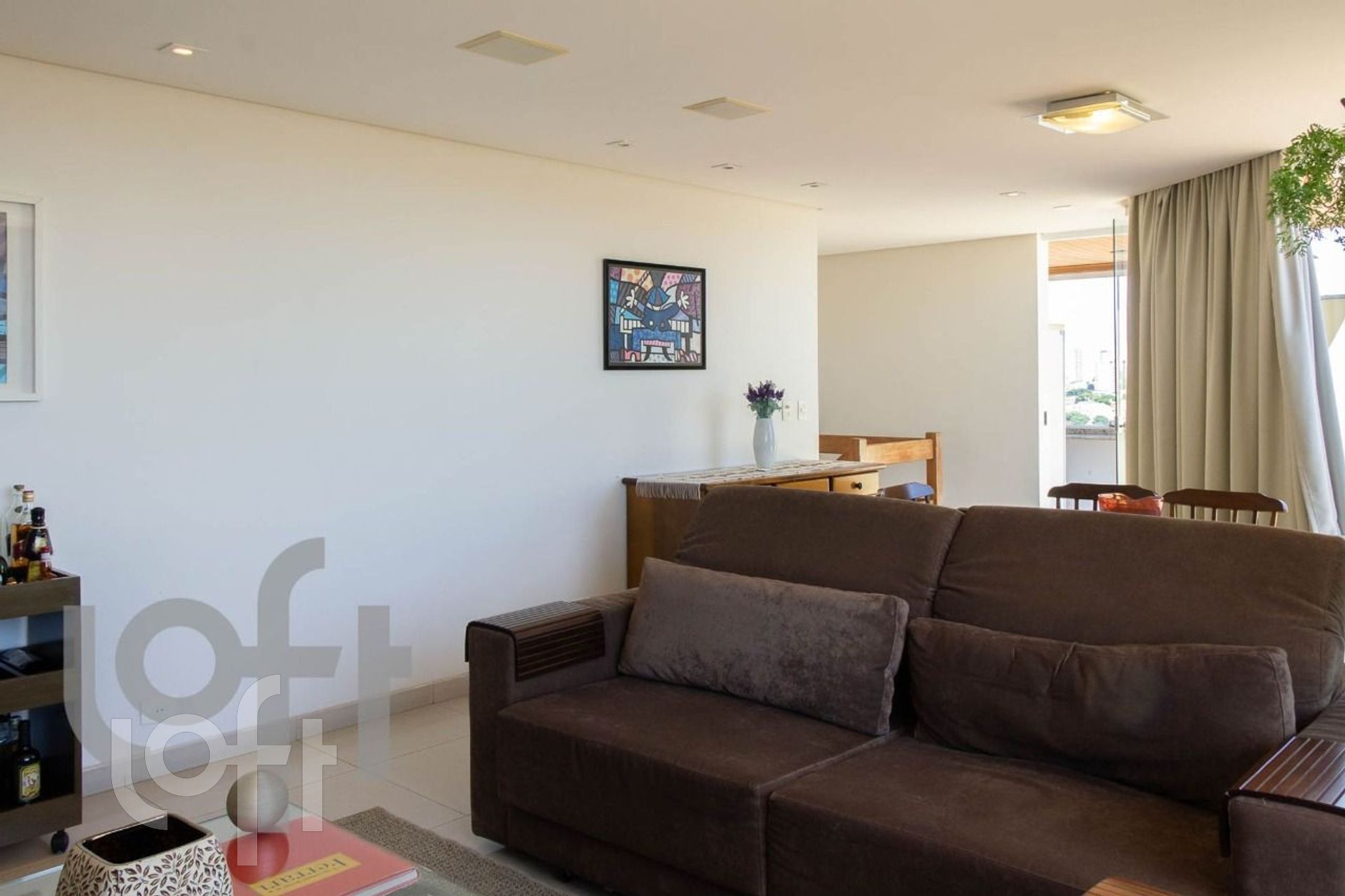 Apartamento à venda com 3 quartos, 210m² - Foto 2