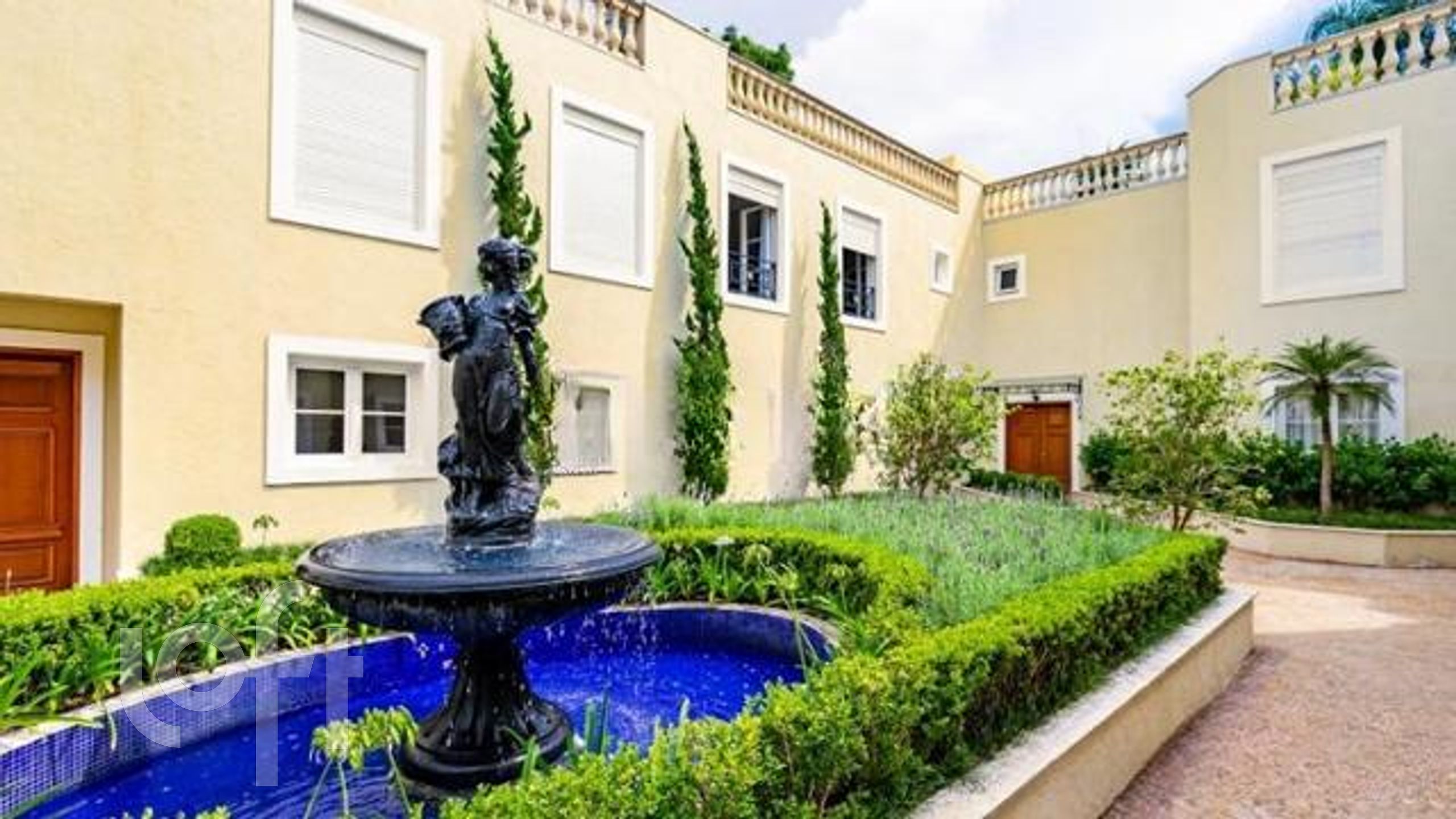 Casa de Condomínio à venda com 4 quartos, 227m² - Foto 2