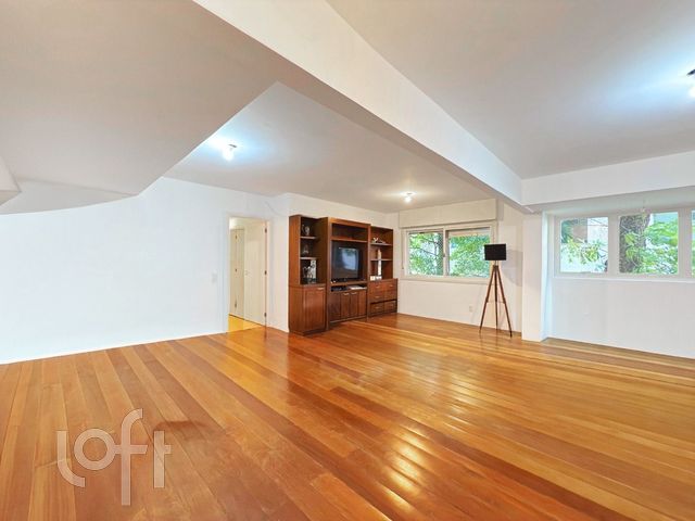 Apartamento com 101m², 3 dormitórios, 1 suíte, 1 vaga, Independência em Porto Alegre