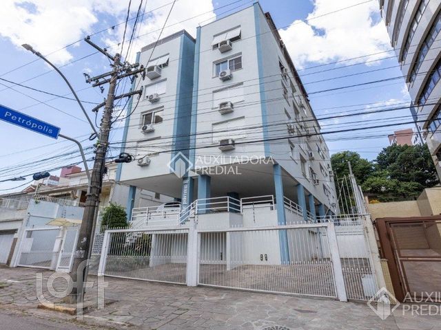 Apartamento com 71m², 2 dormitórios, 1 suíte, 1 vaga, Petrópolis em Porto Alegre