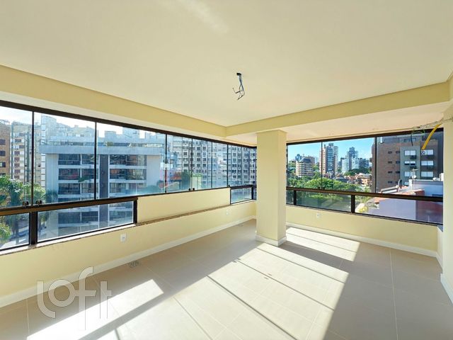 Apartamento com 199m², 4 dormitórios, 1 suíte, 3 vagas, Bela Vista em Porto Alegre