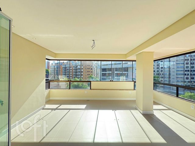 Apartamento com 199m², 4 dormitórios, 1 suíte, 3 vagas, Bela Vista em Porto Alegre