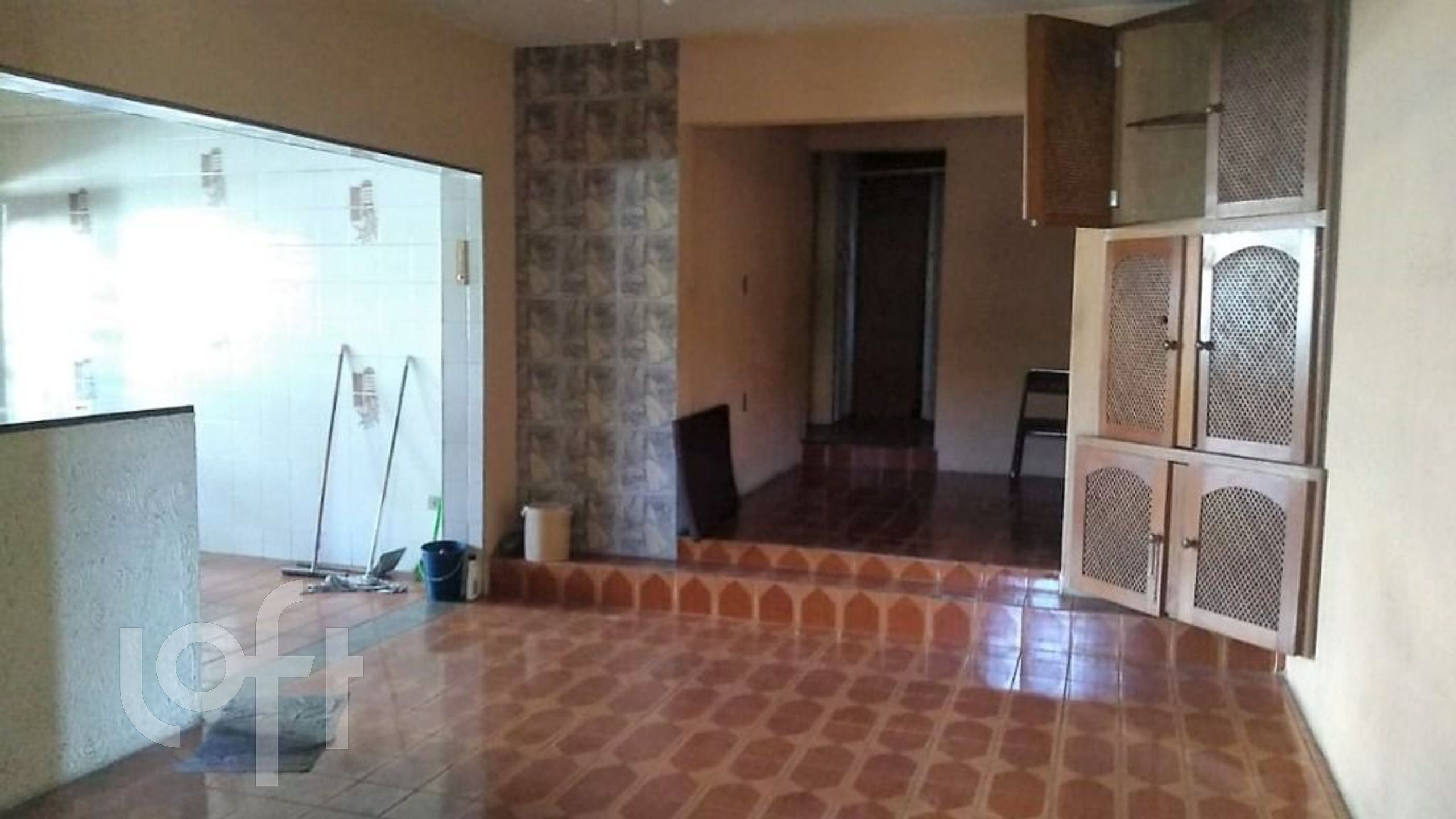 Casa à venda com 2 quartos, 368m² - Foto 2