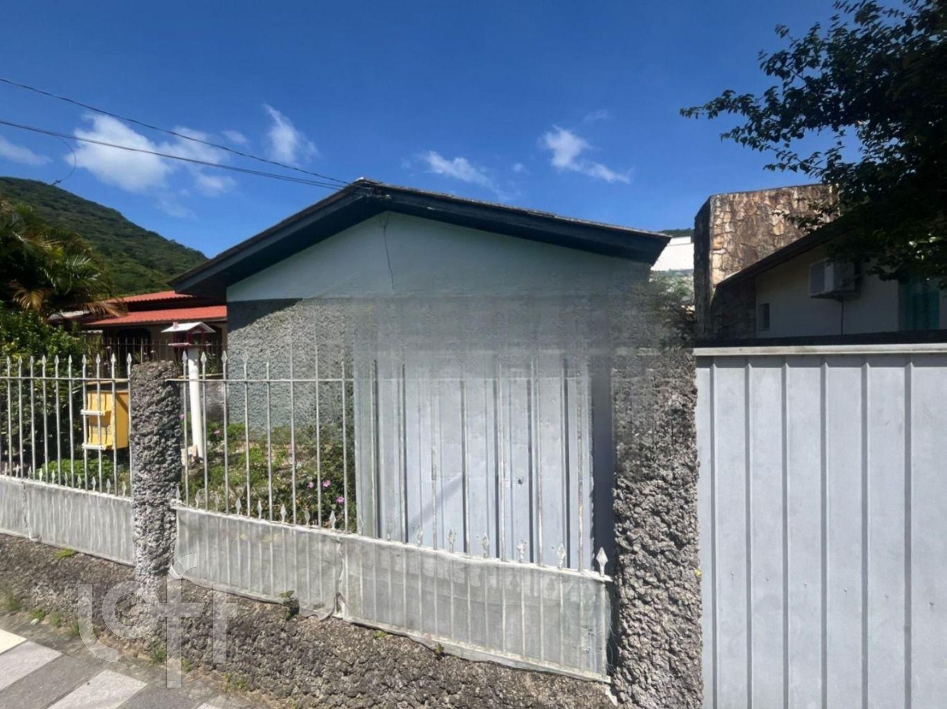 Casa Residencial com 136m², 3 quartos, 2 garagens, no bairro Monte Verde em Florianópolis