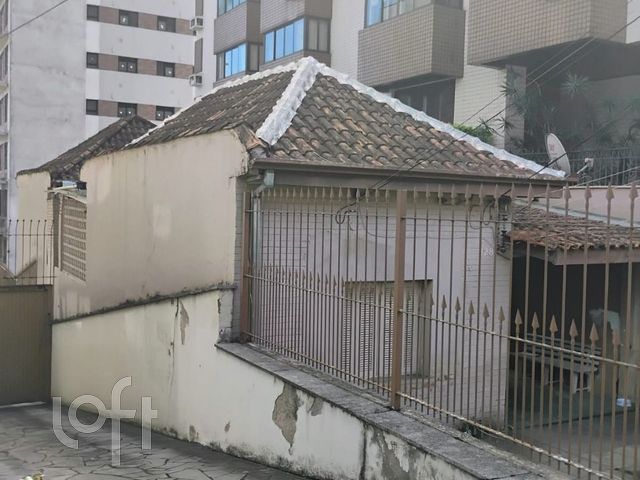 Casa com 120m², 5 dormitórios, 1 vaga, Petrópolis em Porto Alegre