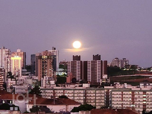 Apartamento com 64m², 2 dormitórios, 1 suíte, 1 vaga, Jardim Botânico em Porto Alegre