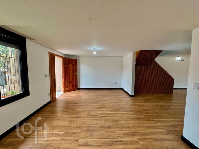 Casa com 250m², 3 dormitórios, 2 vagas, Jardim Botânico em Porto Alegre