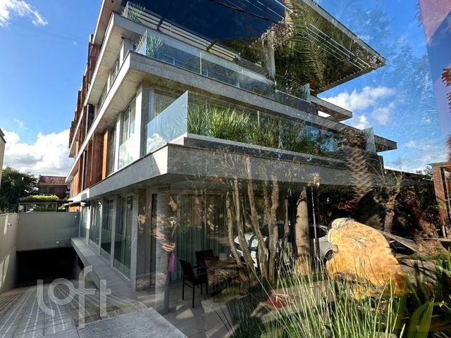 Apartamento com 197m², 3 dormitórios, 3 suítes, 3 vagas, Três Figueiras em Porto Alegre