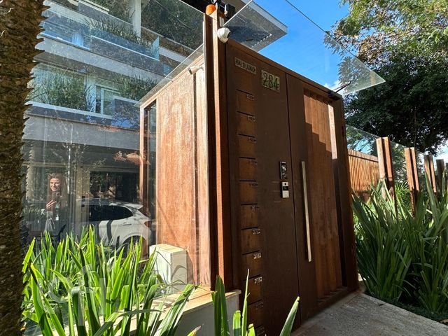 Apartamento com 197m², 3 dormitórios, 3 suítes, 3 vagas, Três Figueiras em Porto Alegre