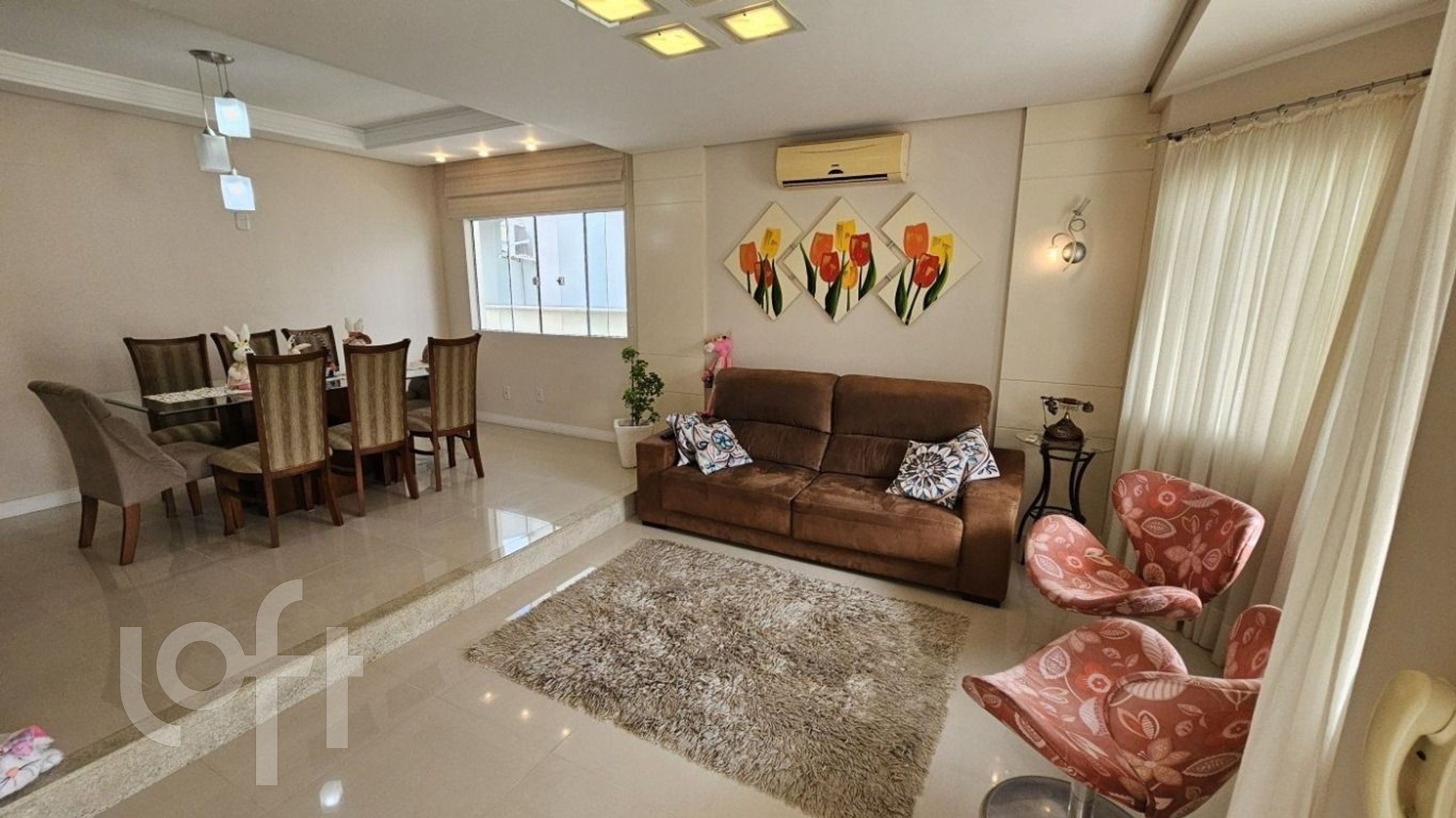 Casa Residencial com 211m², 3 quartos, 1 suíte, 2 garagens, no bairro Jardim Eldorado em Palhoça