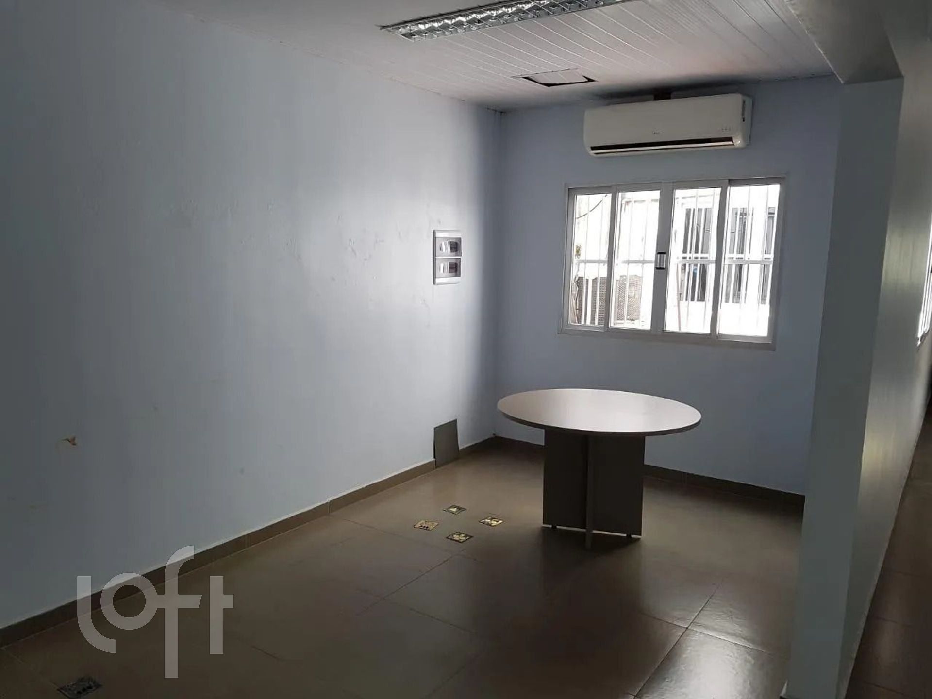 Casa à venda com 3 quartos, 600m² - Foto 1