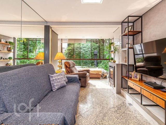 Apartamento com 190m², 3 dormitórios, 1 suíte, 2 vagas, Higienópolis em Porto Alegre