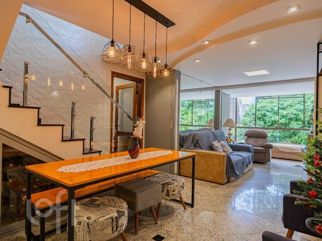 Apartamento com 190m², 3 dormitórios, 1 suíte, 2 vagas, Higienópolis em Porto Alegre