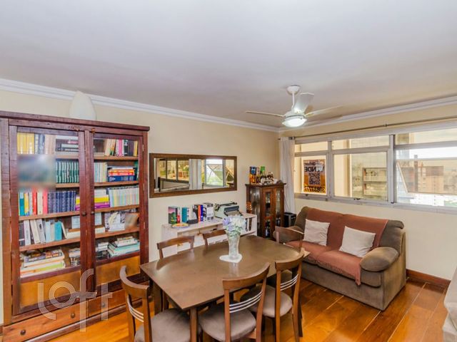 Apartamento com 138m², 3 dormitórios, 1 suíte, 1 vaga, Petrópolis em Porto Alegre