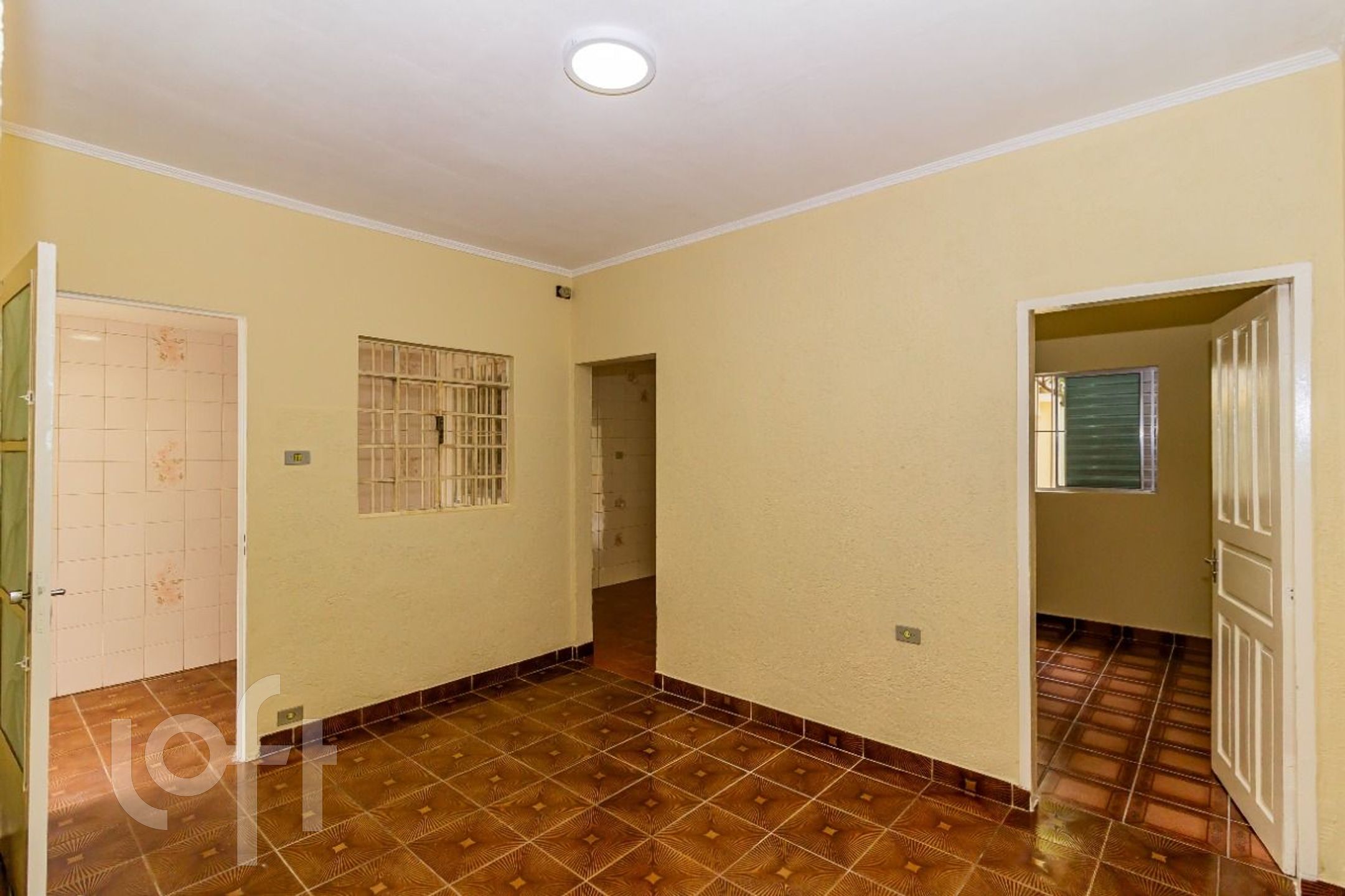 Casa à venda com 2 quartos, 109m² - Foto 2