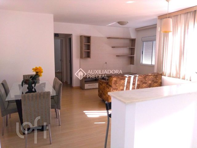 Apartamento com 65m², 2 dormitórios, 1 suíte, 1 vaga, Vila Ipiranga em Porto Alegre