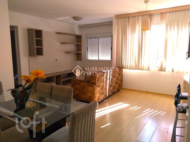 Apartamento com 65m², 2 dormitórios, 1 suíte, 1 vaga, Vila Ipiranga em Porto Alegre
