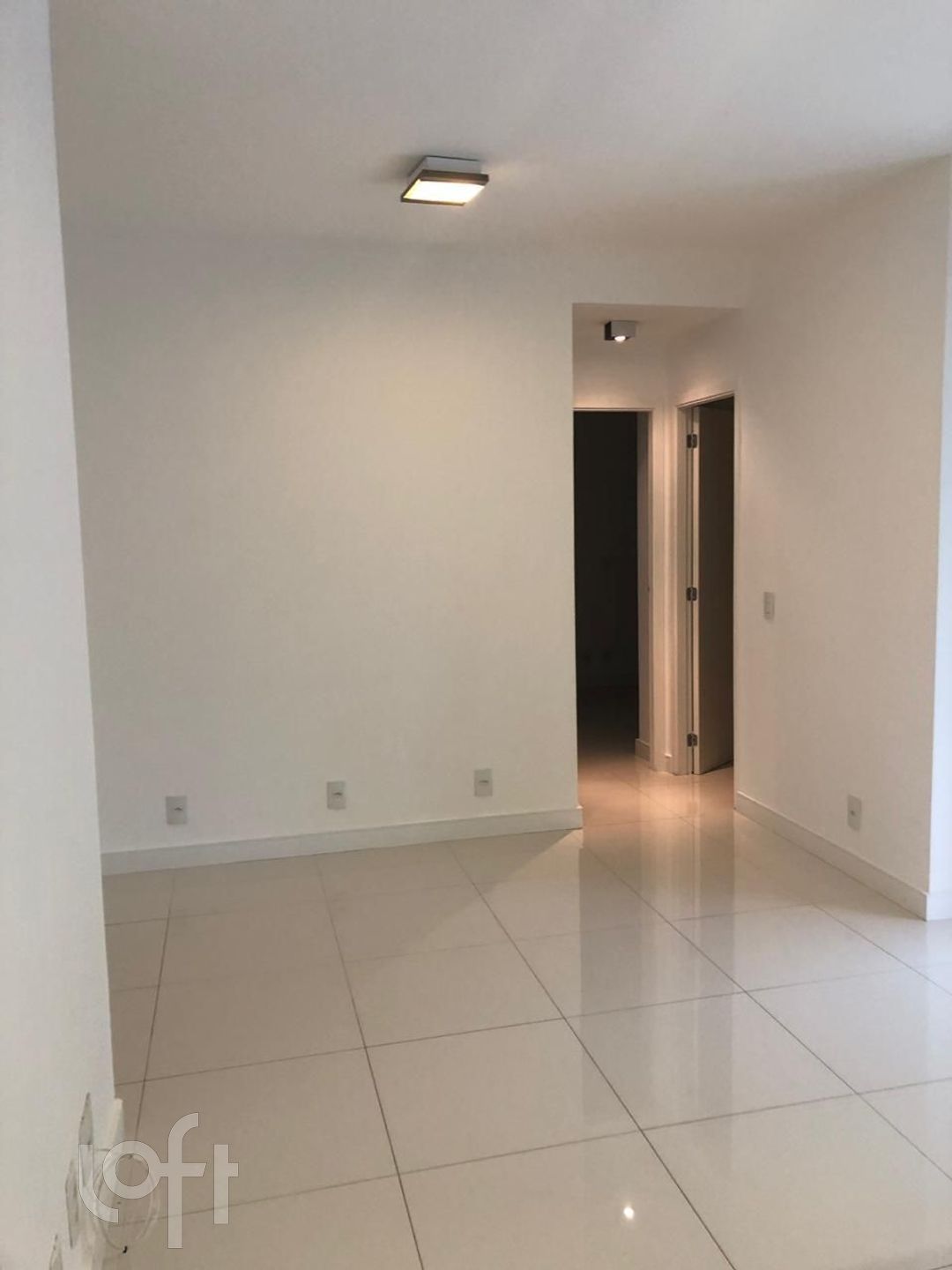 Apartamento à venda com 1 quarto, 60m² - Foto 2