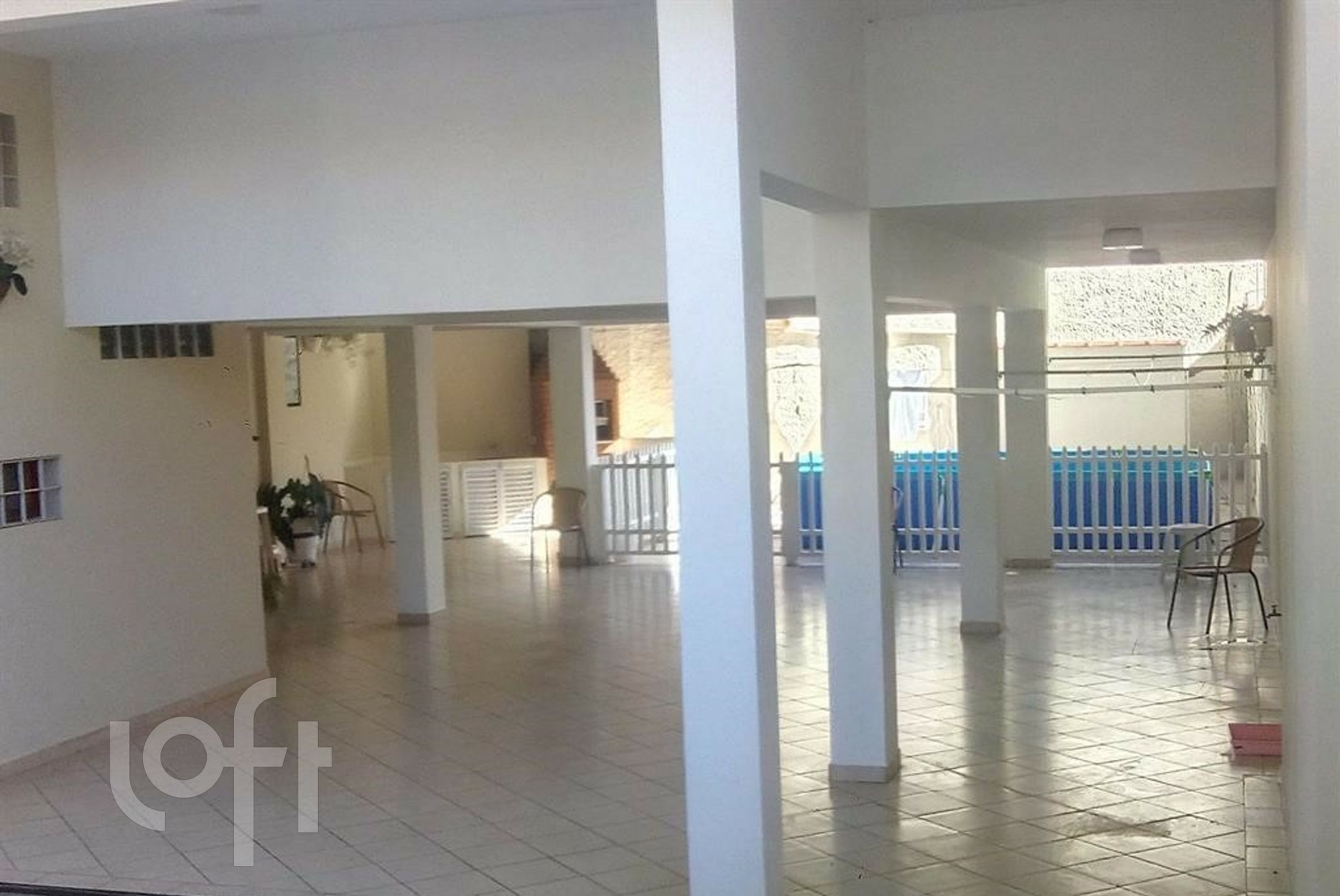 Casa à venda com 3 quartos, 356m² - Foto 2