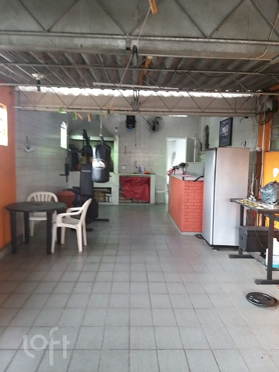 Casa à venda com 3 quartos, 300m² - Foto 2