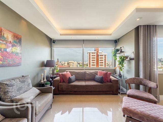 Apartamento com 105m², 2 dormitórios, 1 suíte, 2 vagas, Petrópolis em Porto Alegre