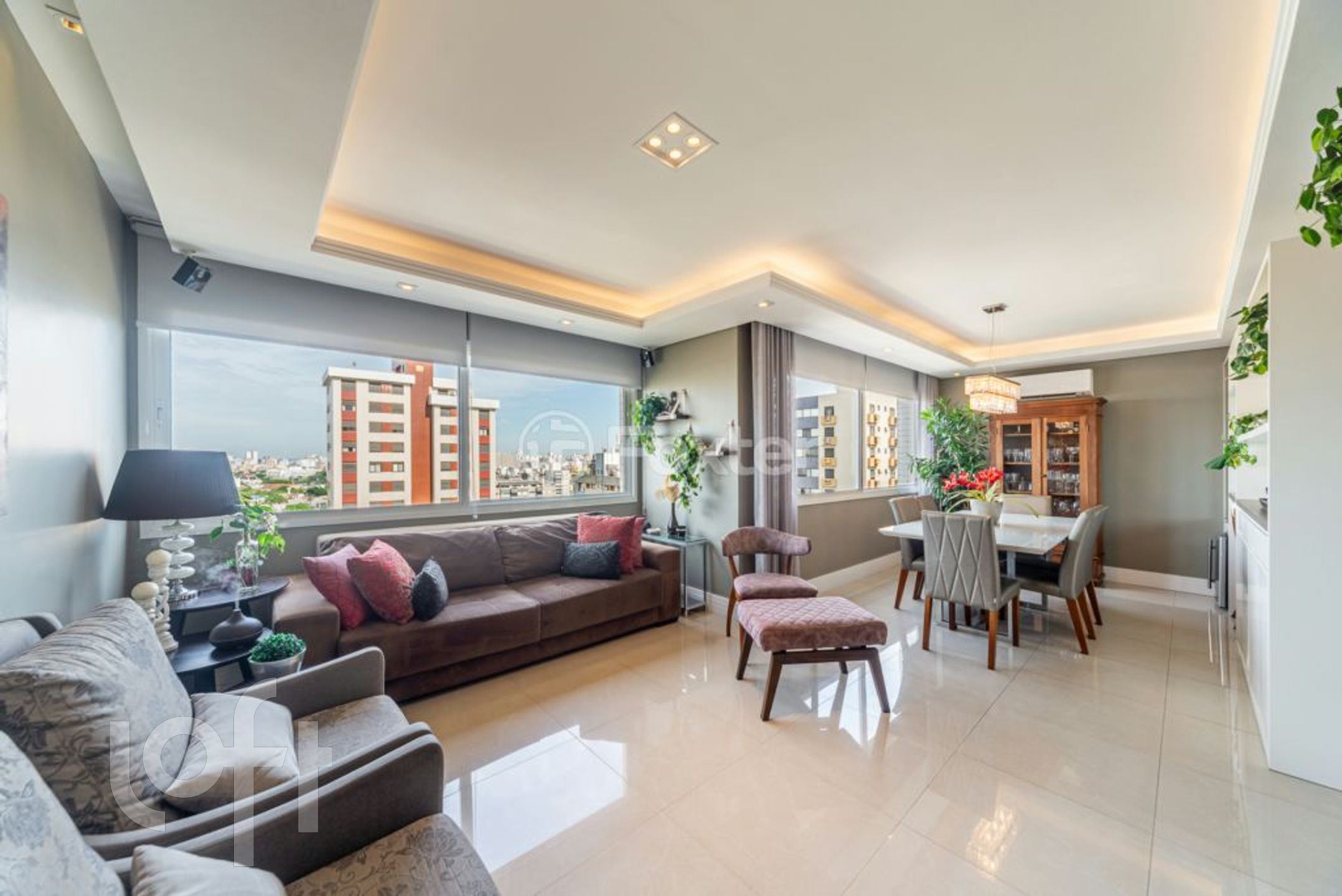 Apartamento com 105m², 2 dormitórios, 1 suíte, 2 vagas, Petrópolis em Porto Alegre