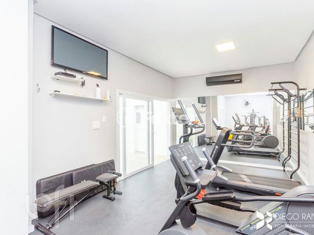 Apartamento com 105m², 2 dormitórios, 1 suíte, 2 vagas, Petrópolis em Porto Alegre