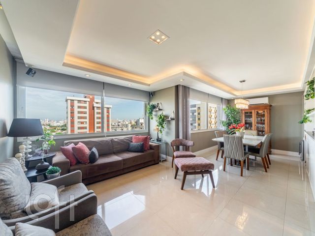 Apartamento com 105m², 2 dormitórios, 1 suíte, 2 vagas, Petrópolis em Porto Alegre