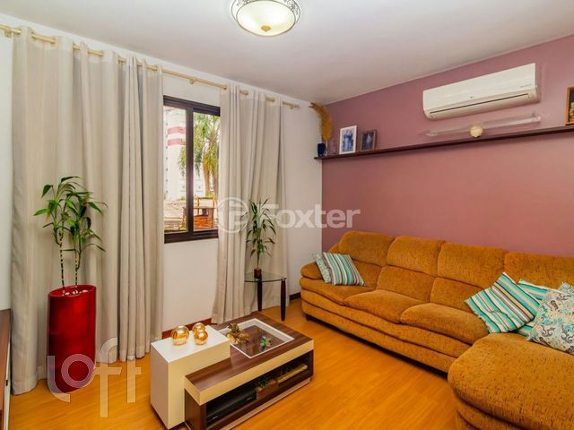 Apartamento com 96m², 3 dormitórios, 1 suíte, 2 vagas, Jardim Botânico em Porto Alegre