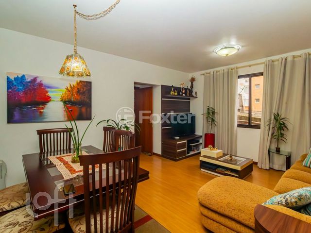 Apartamento com 96m², 3 dormitórios, 1 suíte, 2 vagas, Jardim Botânico em Porto Alegre