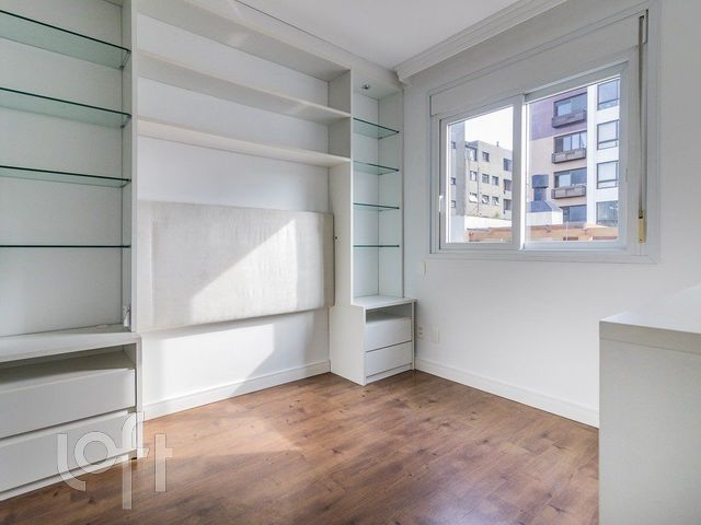 Apartamento com 112m², 3 dormitórios, 3 suítes, 2 vagas, Petrópolis em Porto Alegre