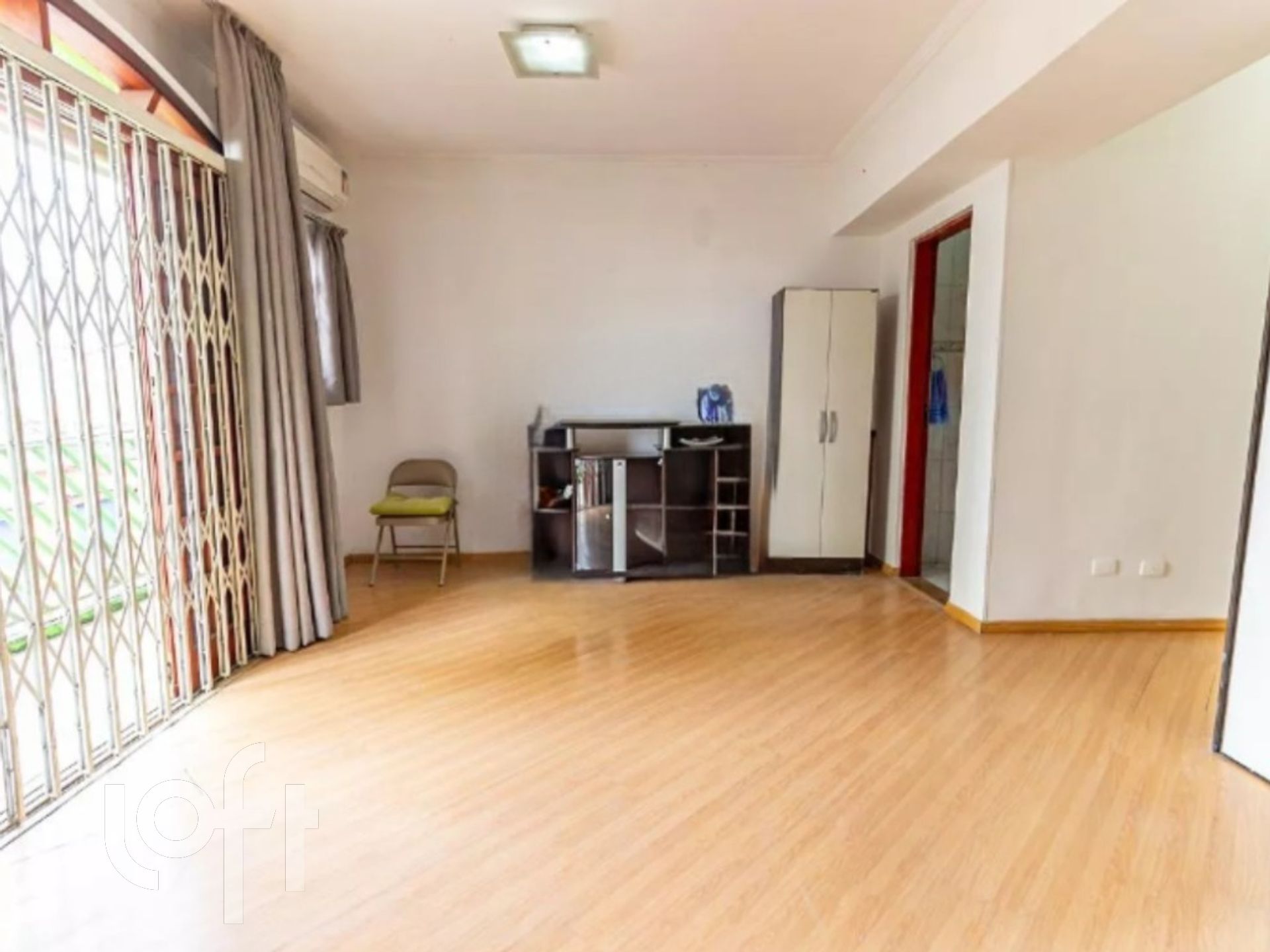 Casa à venda com 5 quartos, 220m² - Foto 4