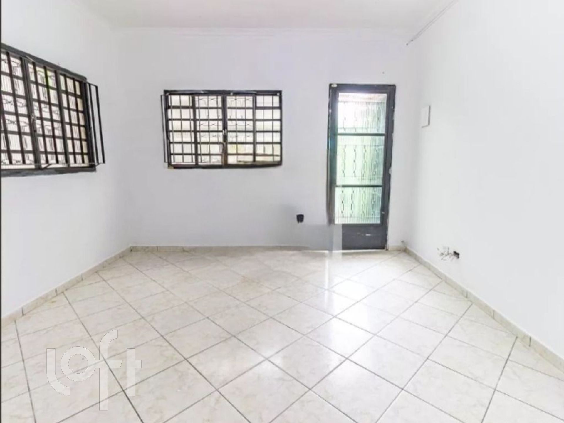 Casa à venda com 5 quartos, 220m² - Foto 2