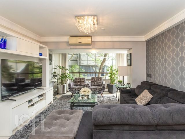 Apartamento com 150m², 3 dormitórios, 1 suíte, 2 vagas, Petrópolis em Porto Alegre