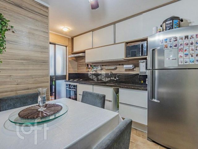 Apartamento com 84m², 2 dormitórios, 1 vaga, Floresta em Porto Alegre