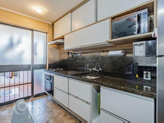 Apartamento com 84m², 2 dormitórios, 1 vaga, Floresta em Porto Alegre