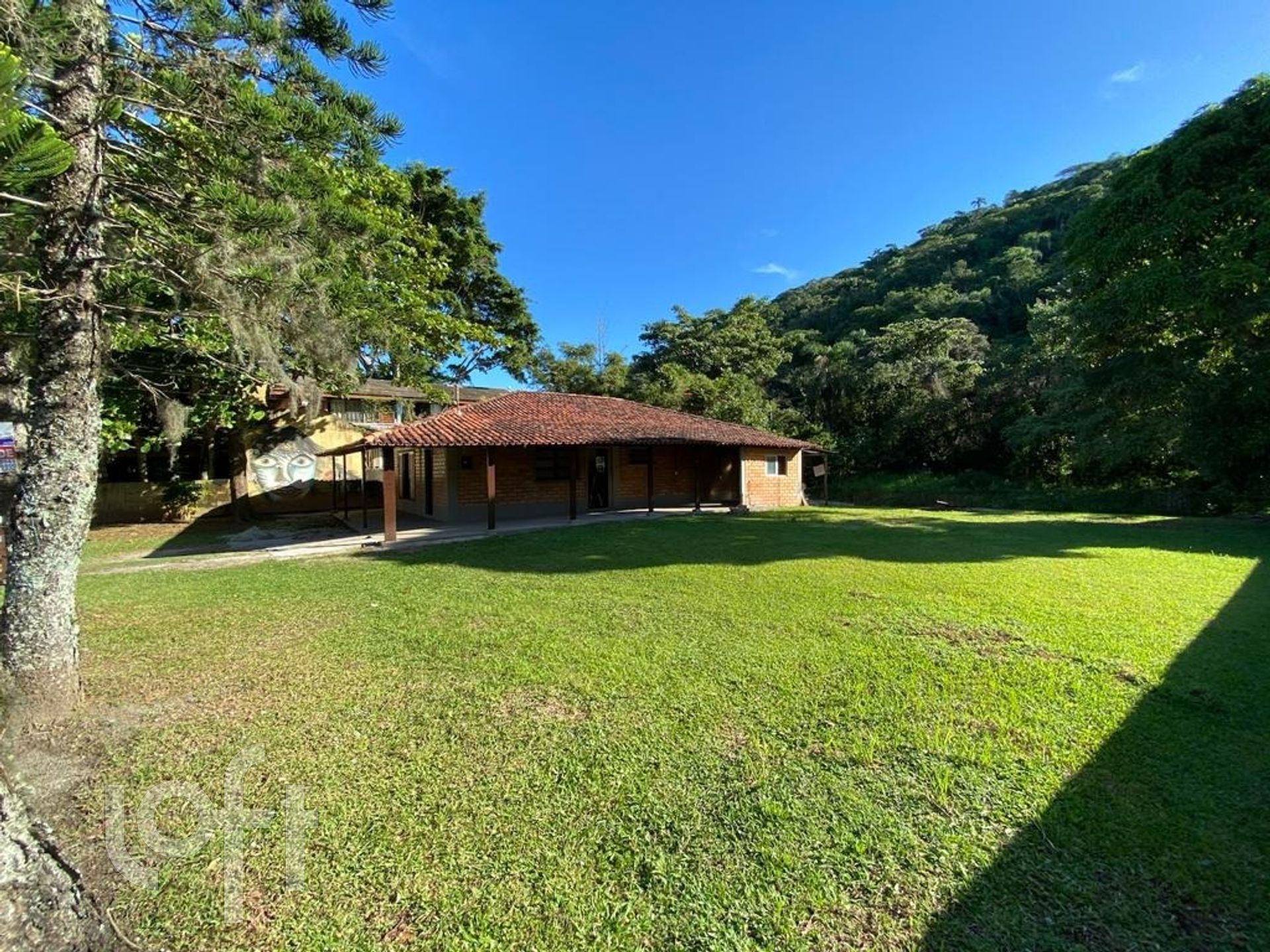 VENDA &#8211; Casa de 3 quartos no bairro Armação, Florianópolis &#8211; 10535