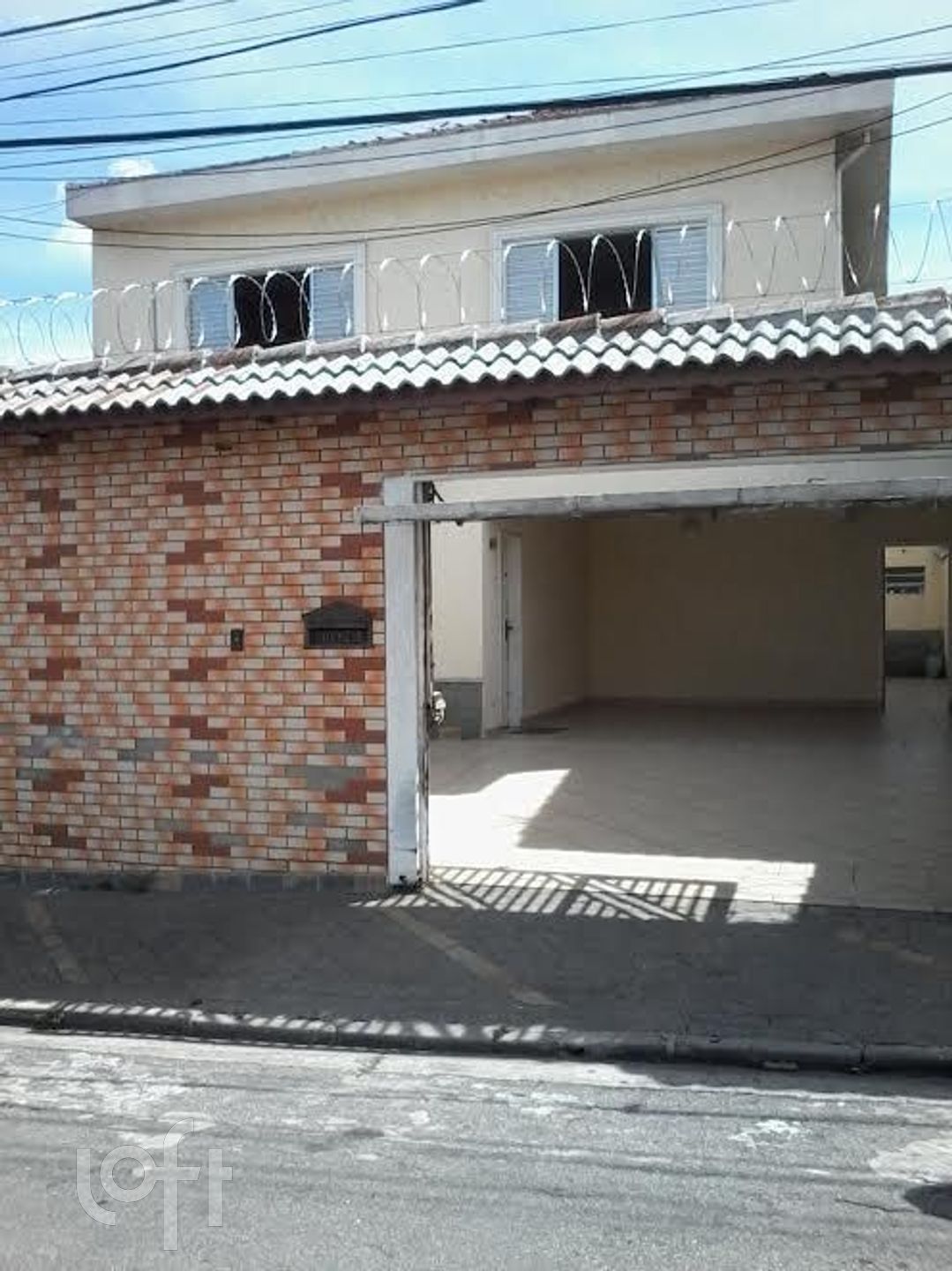 Casa à venda com 4 quartos, 258m² - Foto 1