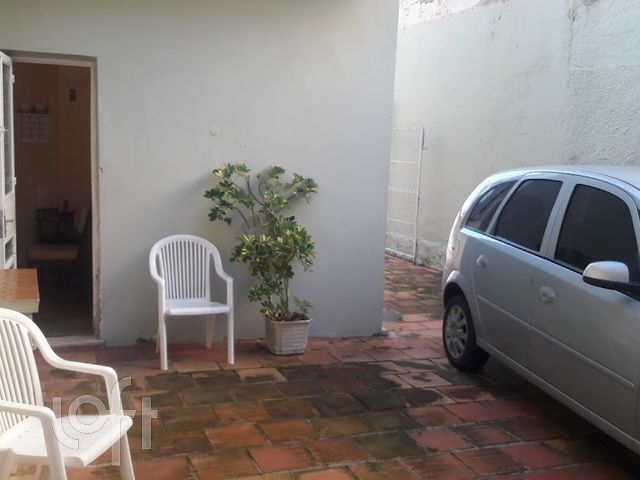 Casa com 300m², 3 dormitórios, 3 vagas, Menino Deus em Porto Alegre