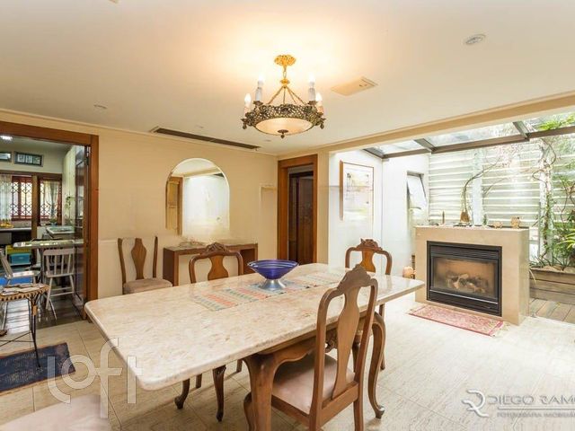 Apartamento com 304m², 3 dormitórios, 1 suíte, 2 vagas, Bela Vista em Porto Alegre