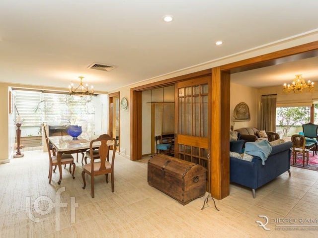 Apartamento com 304m², 3 dormitórios, 1 suíte, 2 vagas, Bela Vista em Porto Alegre