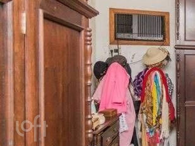 Apartamento com 158m², 3 dormitórios, 1 vaga, Floresta em Porto Alegre