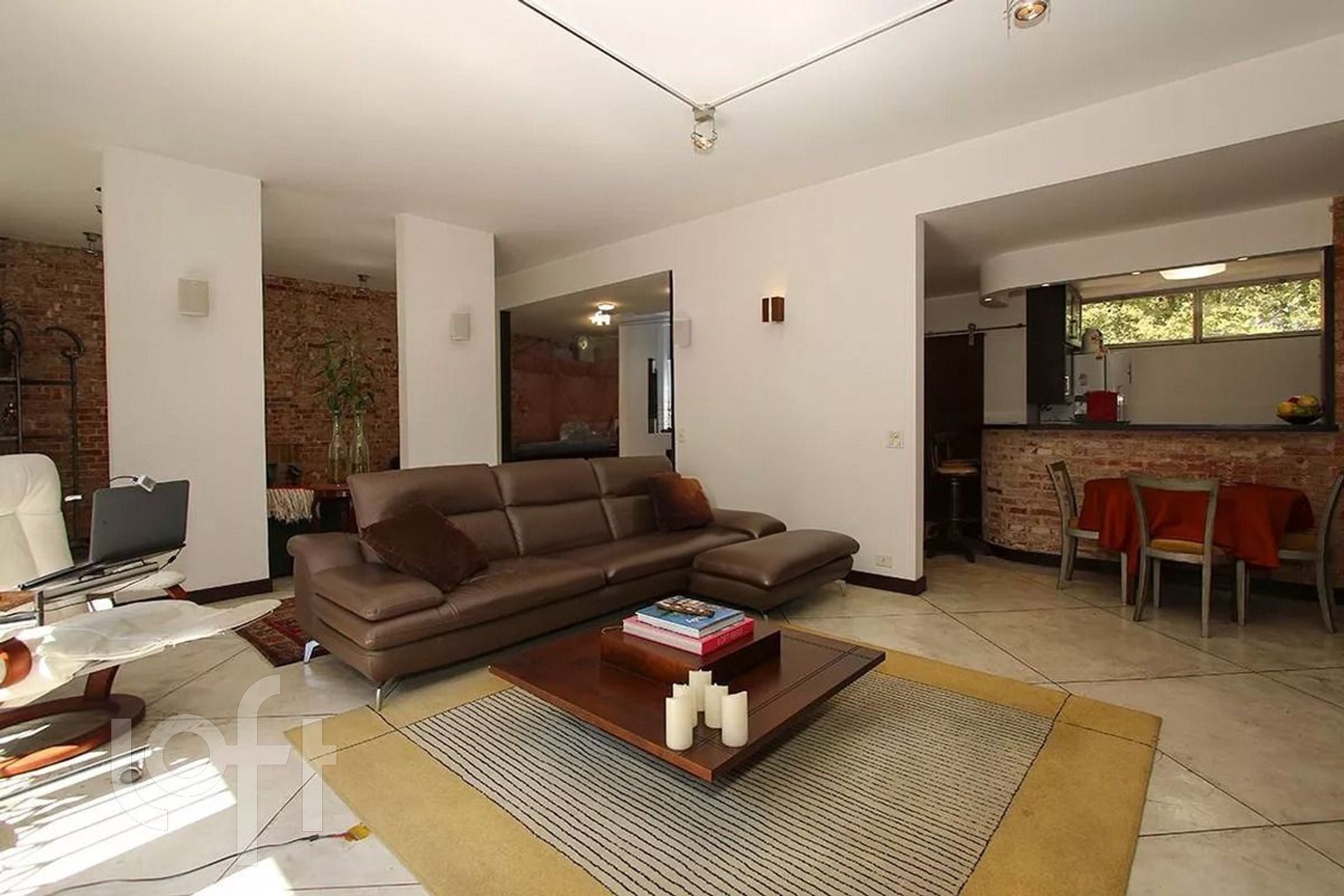 Casa à venda com 1 quarto, 400m² - Foto 2