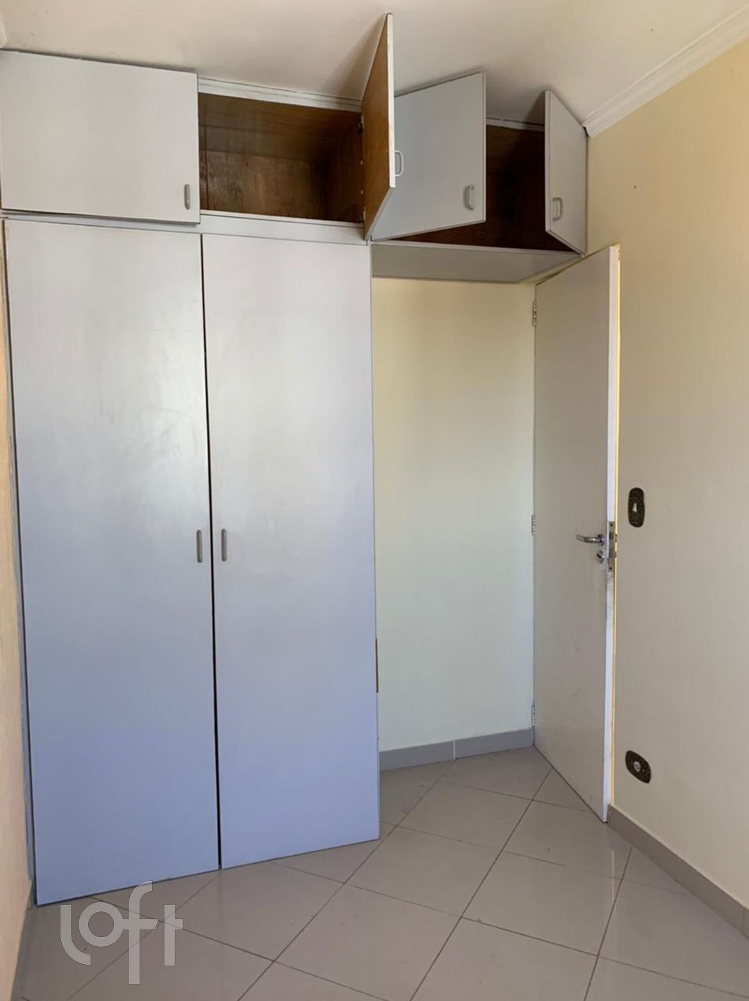 Apartamento à venda com 2 quartos, 72m² - Foto 2