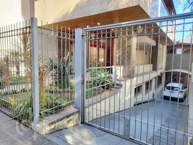 Apartamento com 267m², 3 dormitórios, 1 suíte, 3 vagas, Petrópolis em Porto Alegre